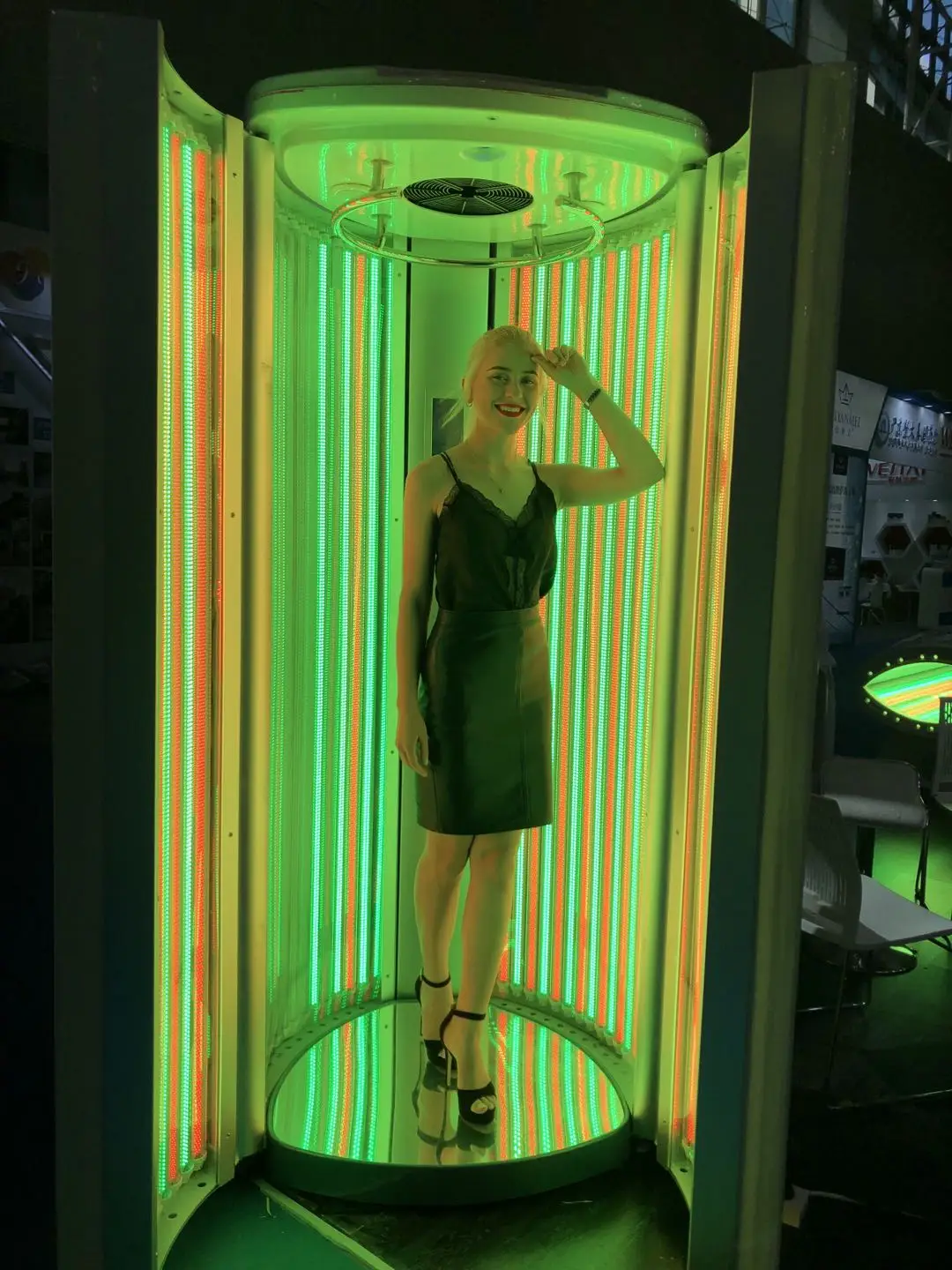 Electronic Components Solarium Machine F10 Stand Up Tanning Bed with wholesale price