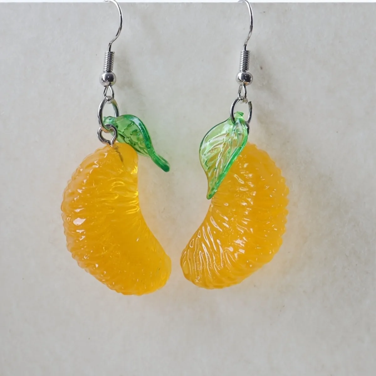 Vibrant Orange Wedge Resin Fruit Earring for Women Mandarin Orange Slice Clementine Citrus Summer Earrings Fruit Jewelry