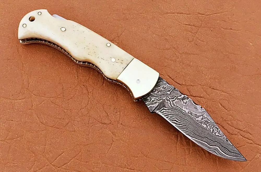 Высококачественный складной нож из дамасской стали ручной работы на заказ с кожаным футляром дамасский ручкой Верблюжьей Кости