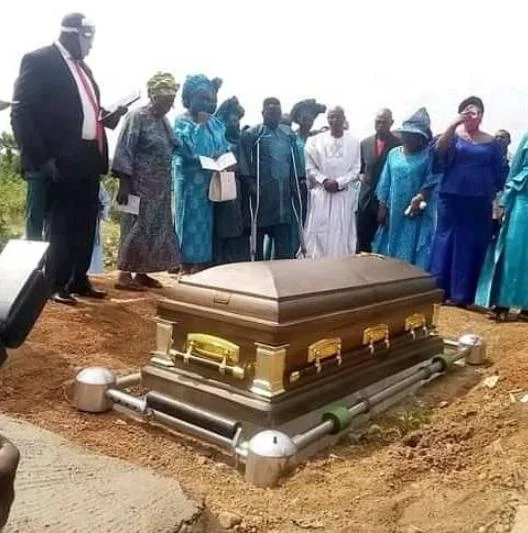 SYSMEDICAL Lowering Device  Funeral Equipment Casket Accessories Frigid Fluid Lowering Device on stock