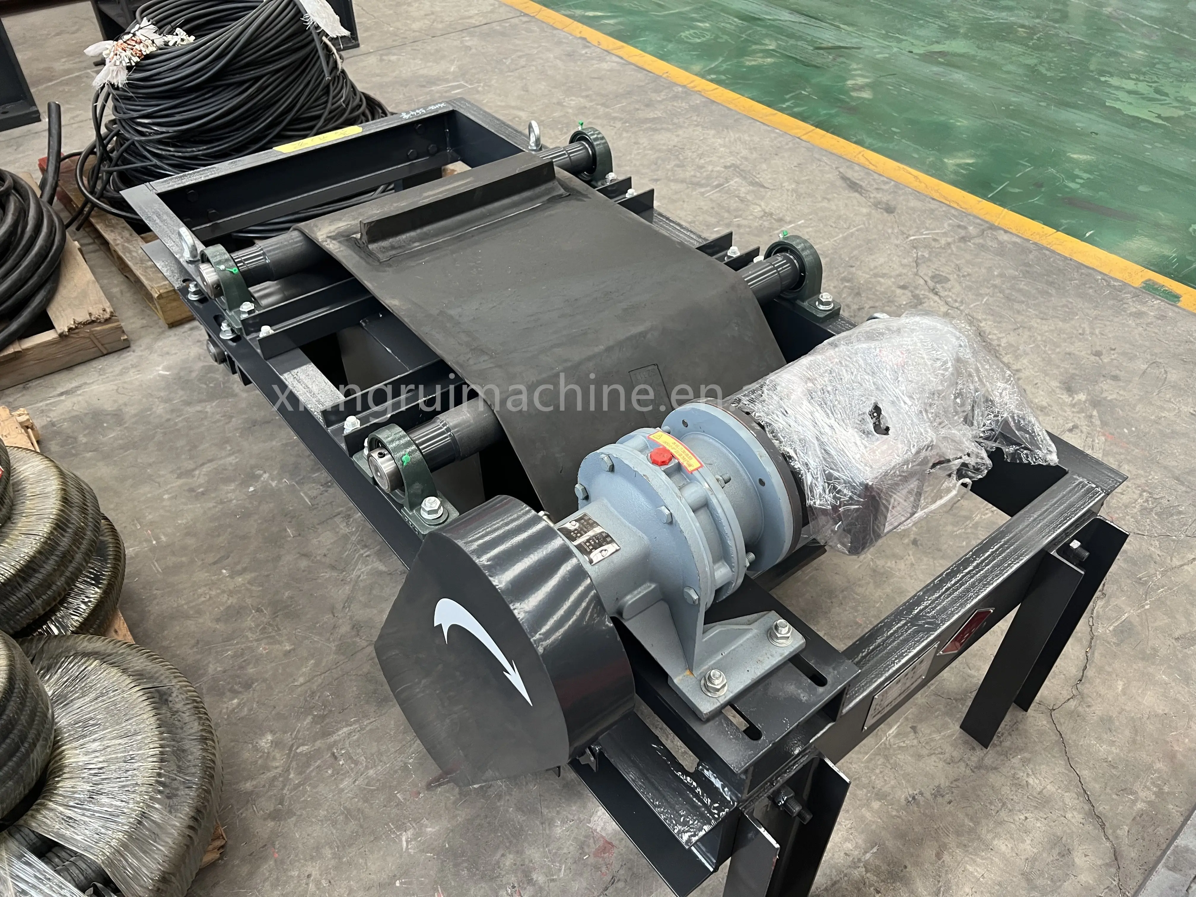 Automatic suspended iron separator, permanent magnet separator, 12000 Gaussian magnetic separator