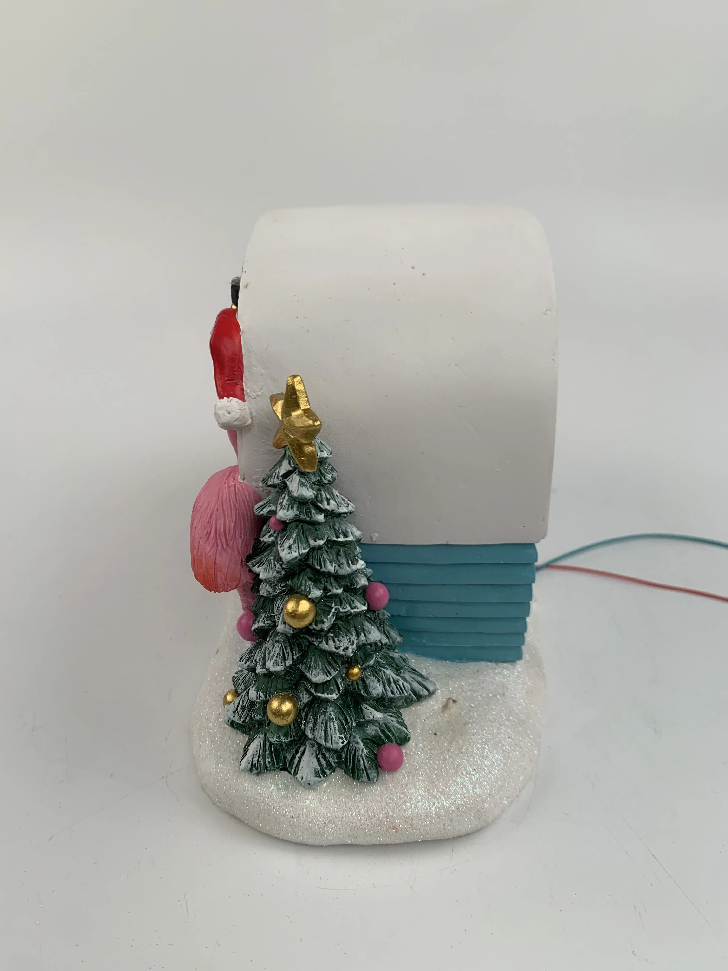 Hot Selling Home Decor Resin Crafts LED Red Flamingo Resin Statue Christmas Village House Resin Crafts