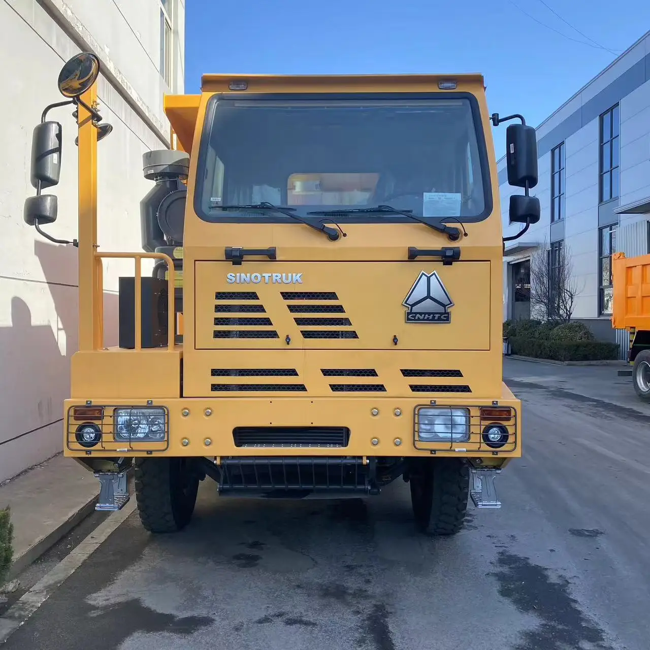 China Made New 10 Wheels 80 Ton Howo Mining Dump Truck