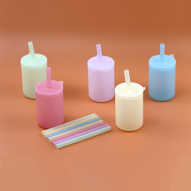 bpa free leak proof weaning nice Transparent liquid silicone baby training cups for toddlers