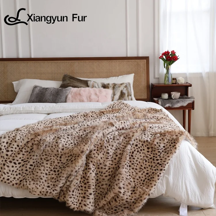 Newest Design Decorative Comfortable Luxury Super Soft Fuzzy Fur Throw
