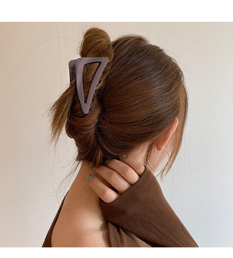 New Fashion Luxury Hairpin Frosted Hair Claw Clip Triangle Large Claw Clip Plastic Acrylic Hair Clip Claw