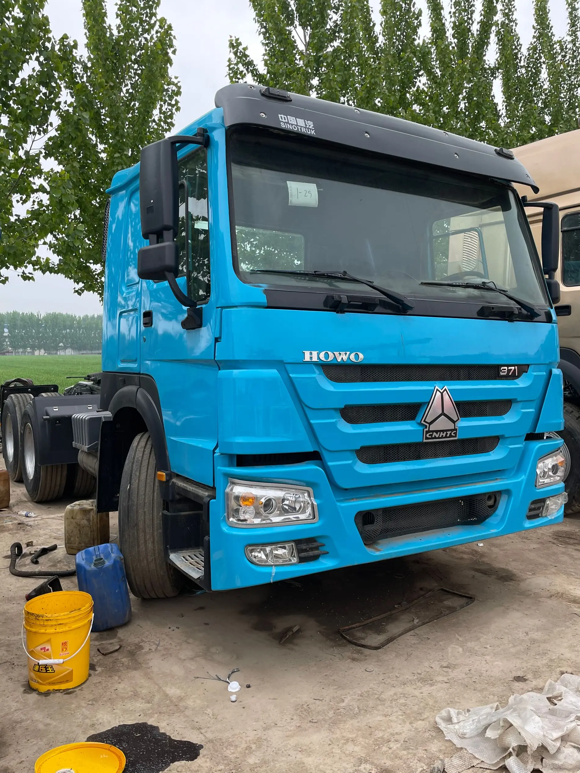 
used Howo second hand tractor head truck 