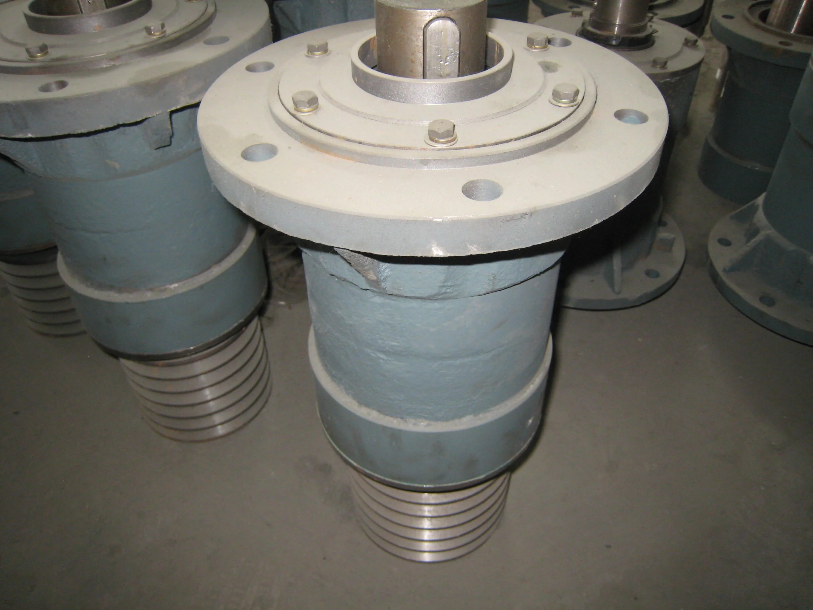 Factory direct sale spare parts of shot blasting machine blasting wheels turbines wear-resistant grinding wheel