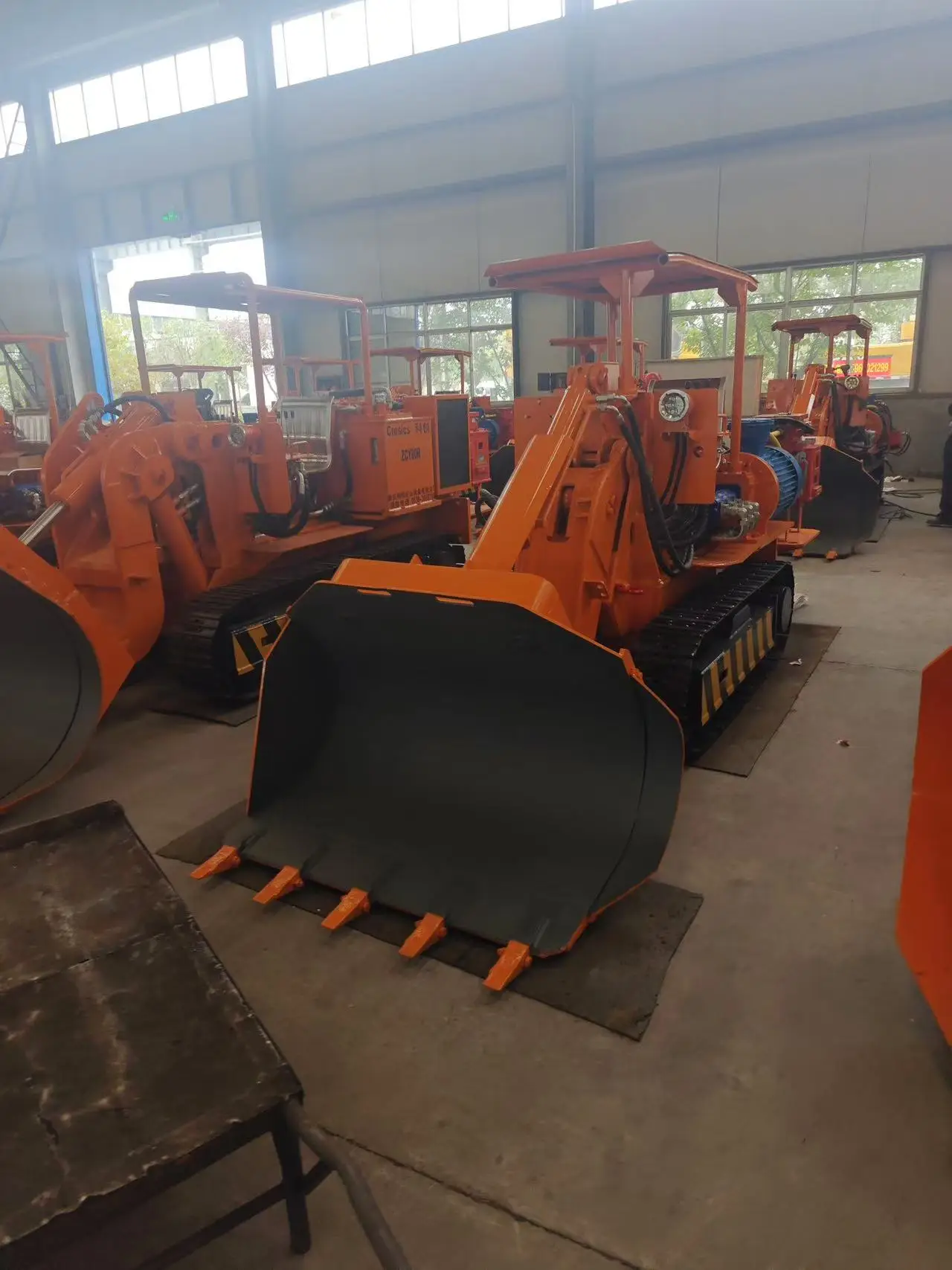 Fascinating Price Powerful Crawler Loader Side Dump Rock Loader Crawler Side Dump Loader