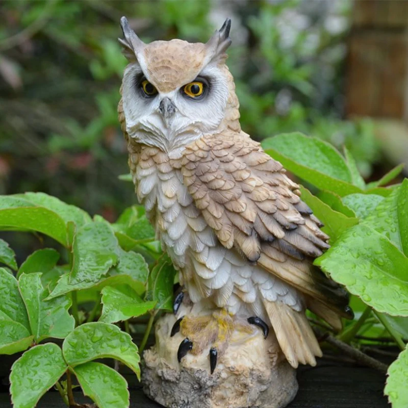2021 Christmas Yard Garden Decoration Realistic Manmade Artificial Resin Patio Lawn Owl Crafts Statue Art Model Figures Gifts