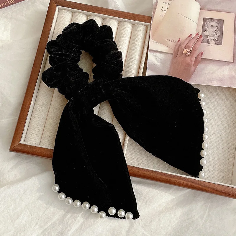 Резинка для волос с узлами