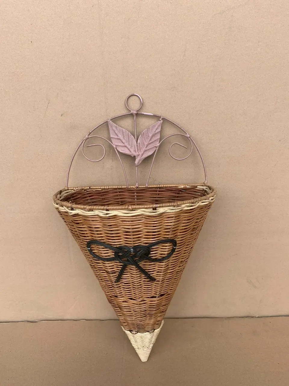 Modern Aluminium Led Line Chandeliers Ceiling Luxury Simple Personality Chandeliers & Pendant Lights from Vietnam