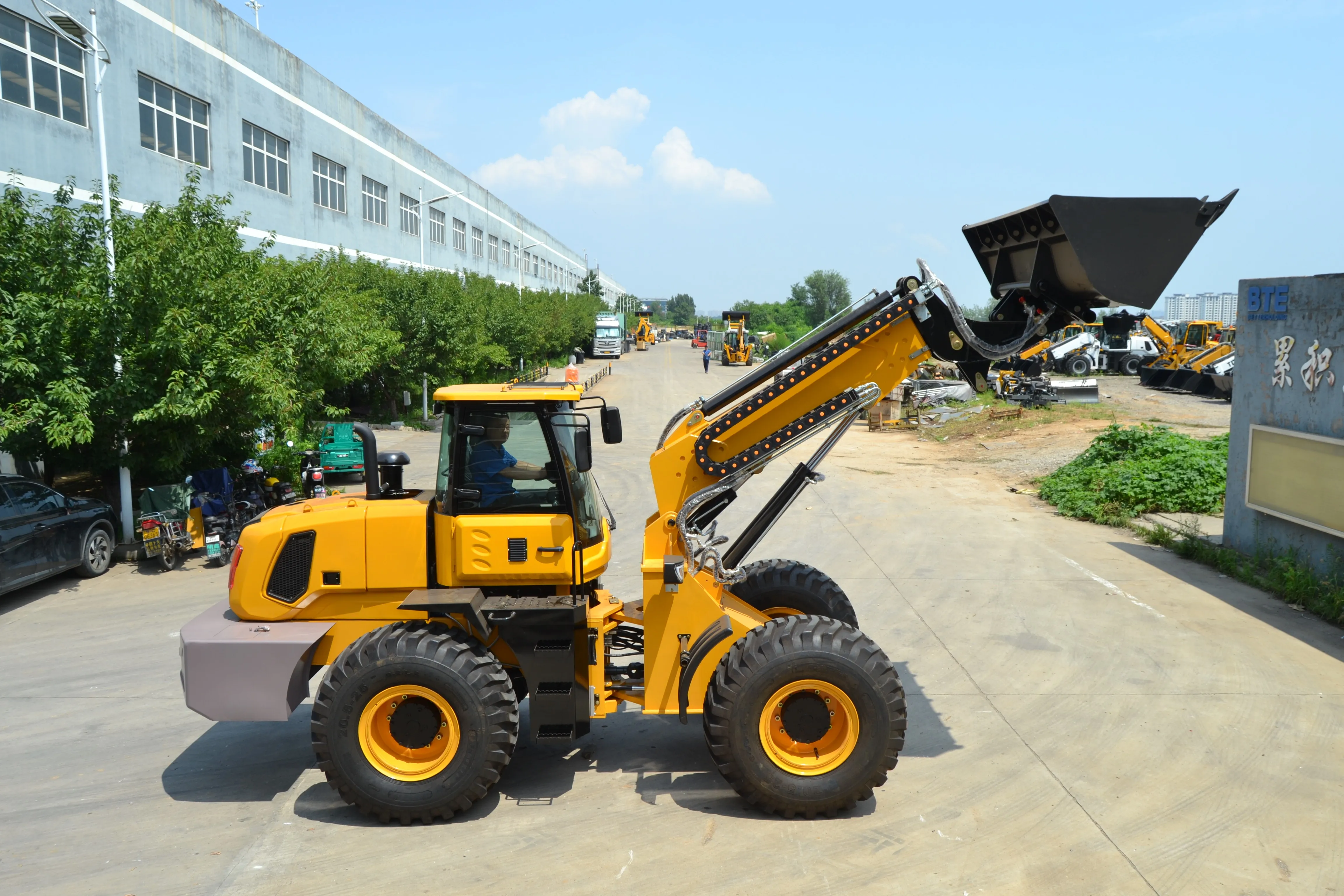 China HERACLES Construction Equipment TL4000 Wheel Telescopic Loader with Euro5 Engine for Construction and Farming