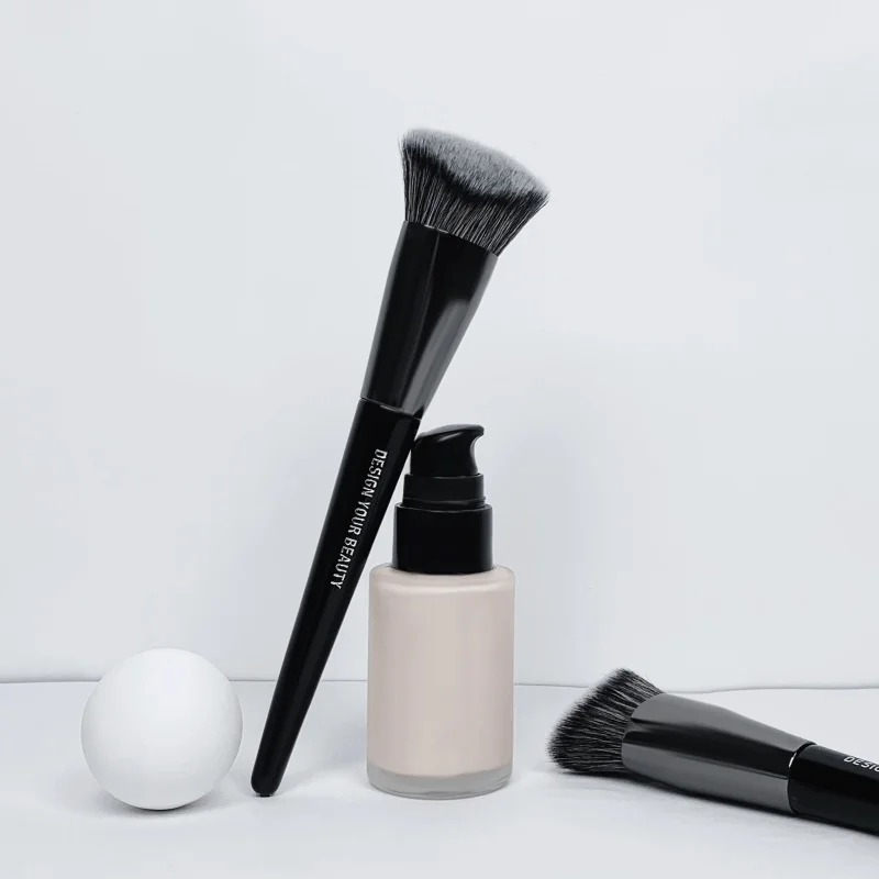 UUYP Hot Sales Superior Portable  Face  Blending Liquid Cream  Powder Professional  Large Makeup Foundation Brush Make Up Brush