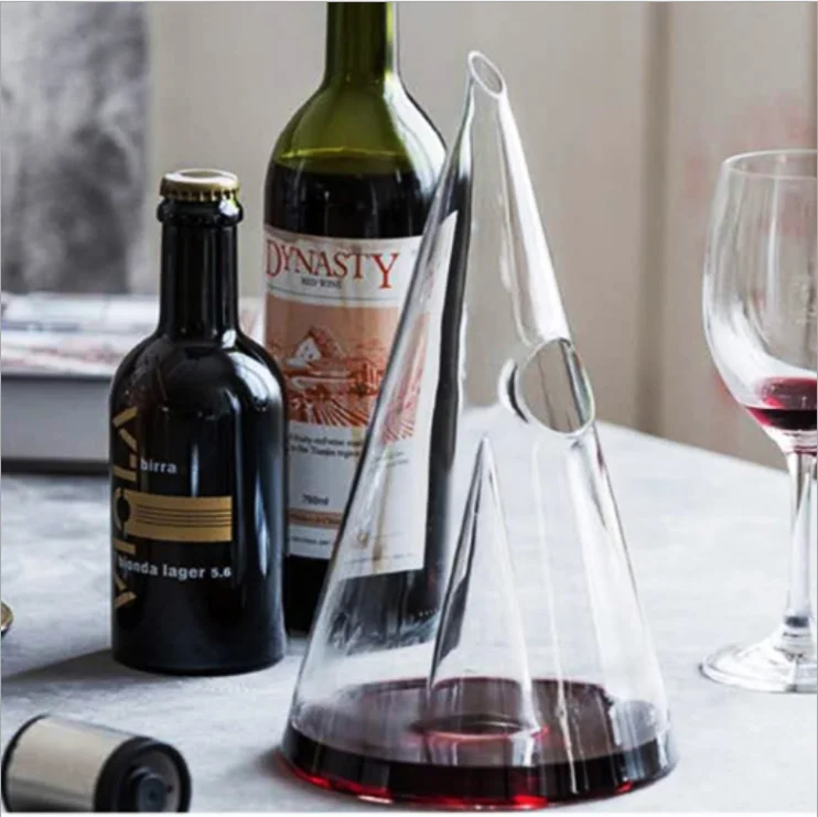 750ml Pyramid Shape Handmade Lead Free Wine Decanter Red Wine Decanter