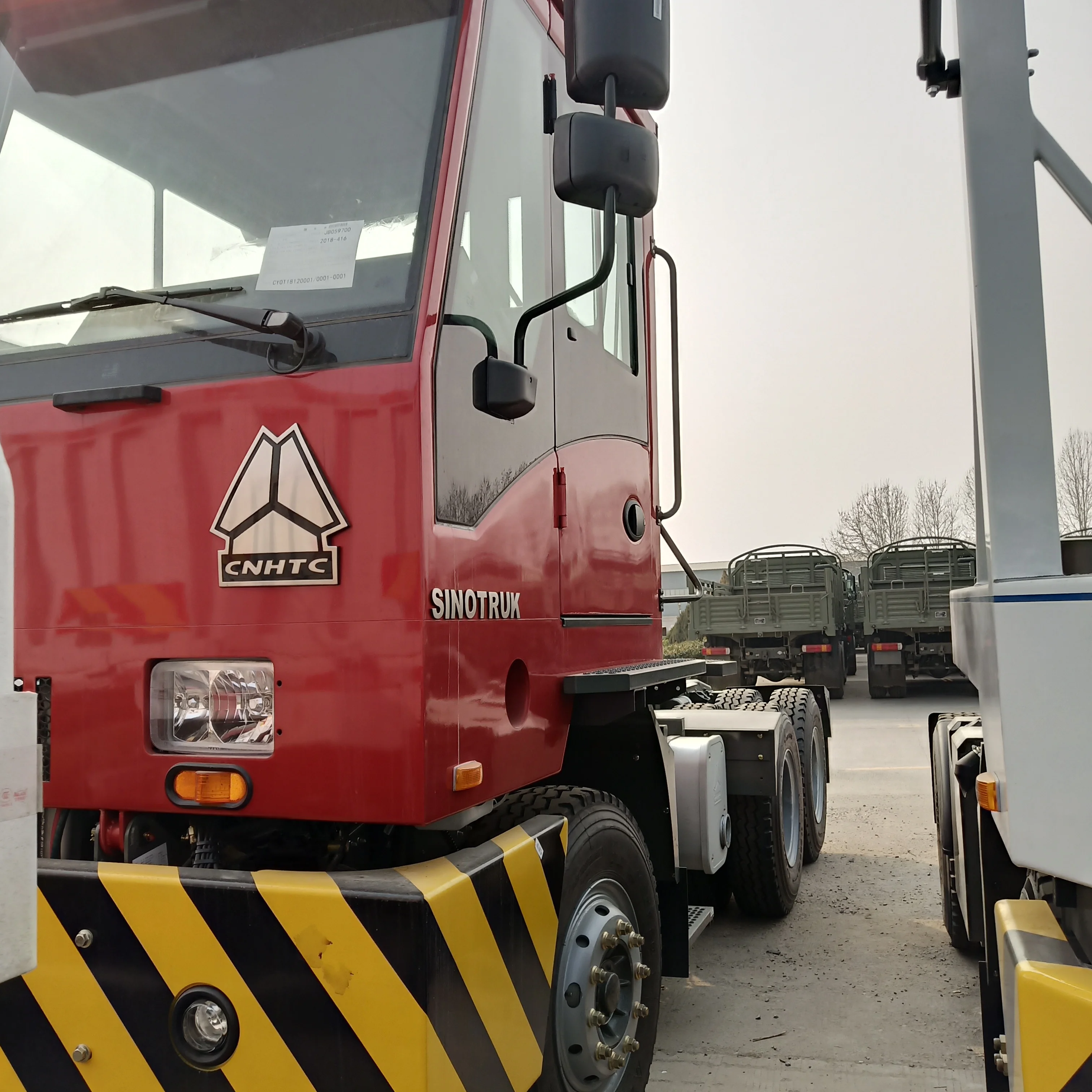sino HOVA 4x2 terminal tractor truck for container transport