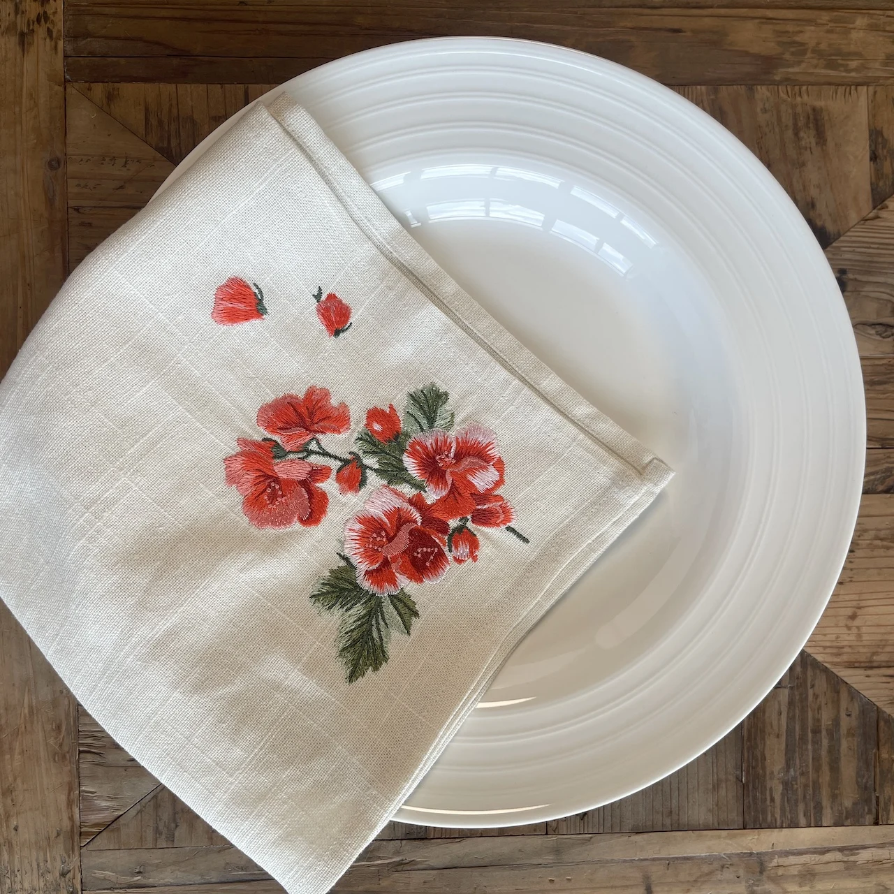 High quality flower embroidered cotton linen blend cloth napkin for dining table decoration
