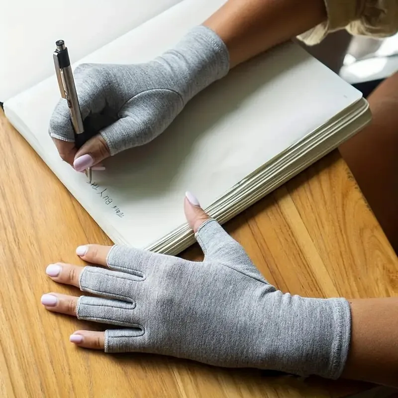 High Quality Cotton Blend Bamboo Fiber Compression Care Gloves Warm Half Finger Healthy Gloves for Working and Exercise