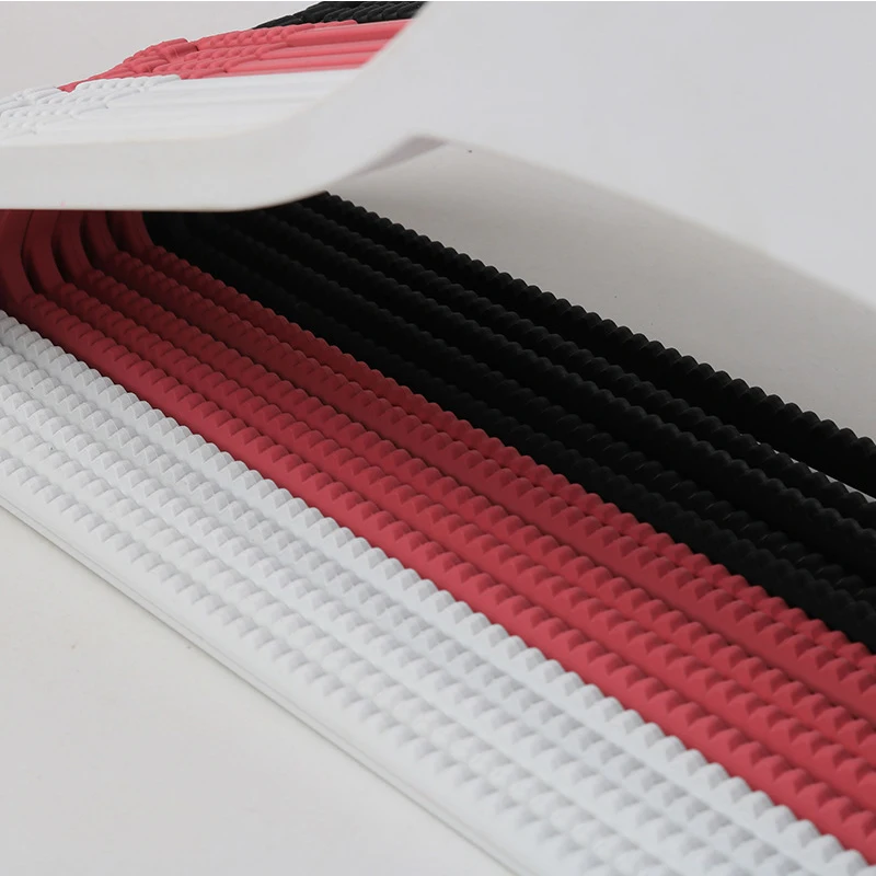 Multifunctional Dry and Wet Super Non Slip Ultra Thin Cheap Plastic Clothes Hangers with Swivel Hooks