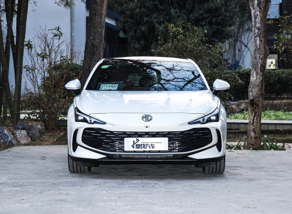Buy in Stock Economy 138Kw 1.5T Auto High Speed Sedan MG 7 Petrol Gasoline Car for Sale