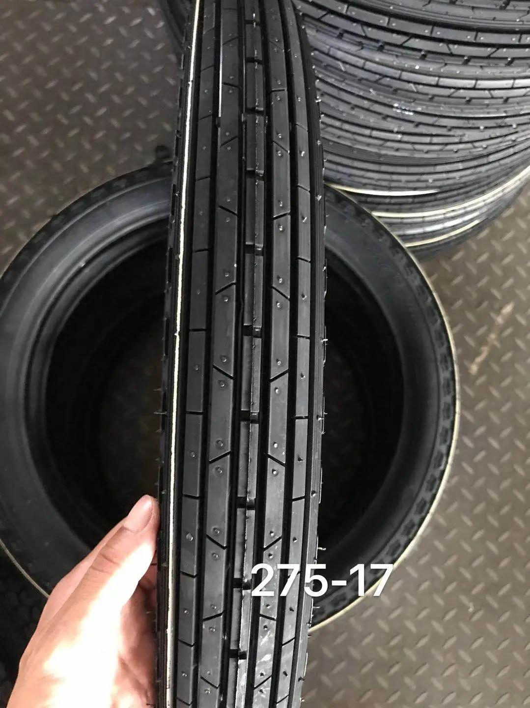 Прямая продажа с завода Циндао недорогая мотоциклетная шина