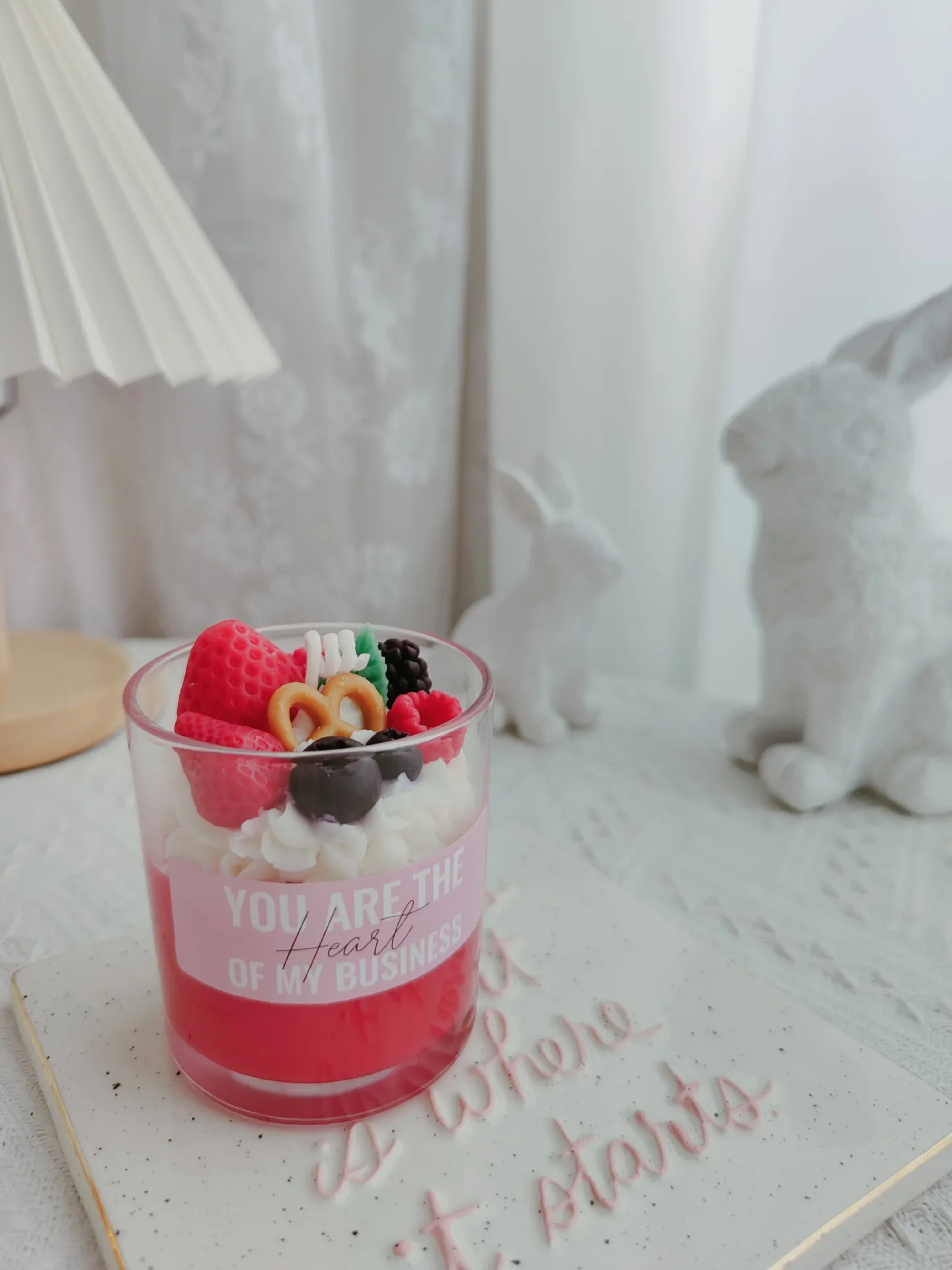 Handmade Private Label Lovely Strawberry chocolate Dessert Ice Cream Scented Candles with Glass Jar