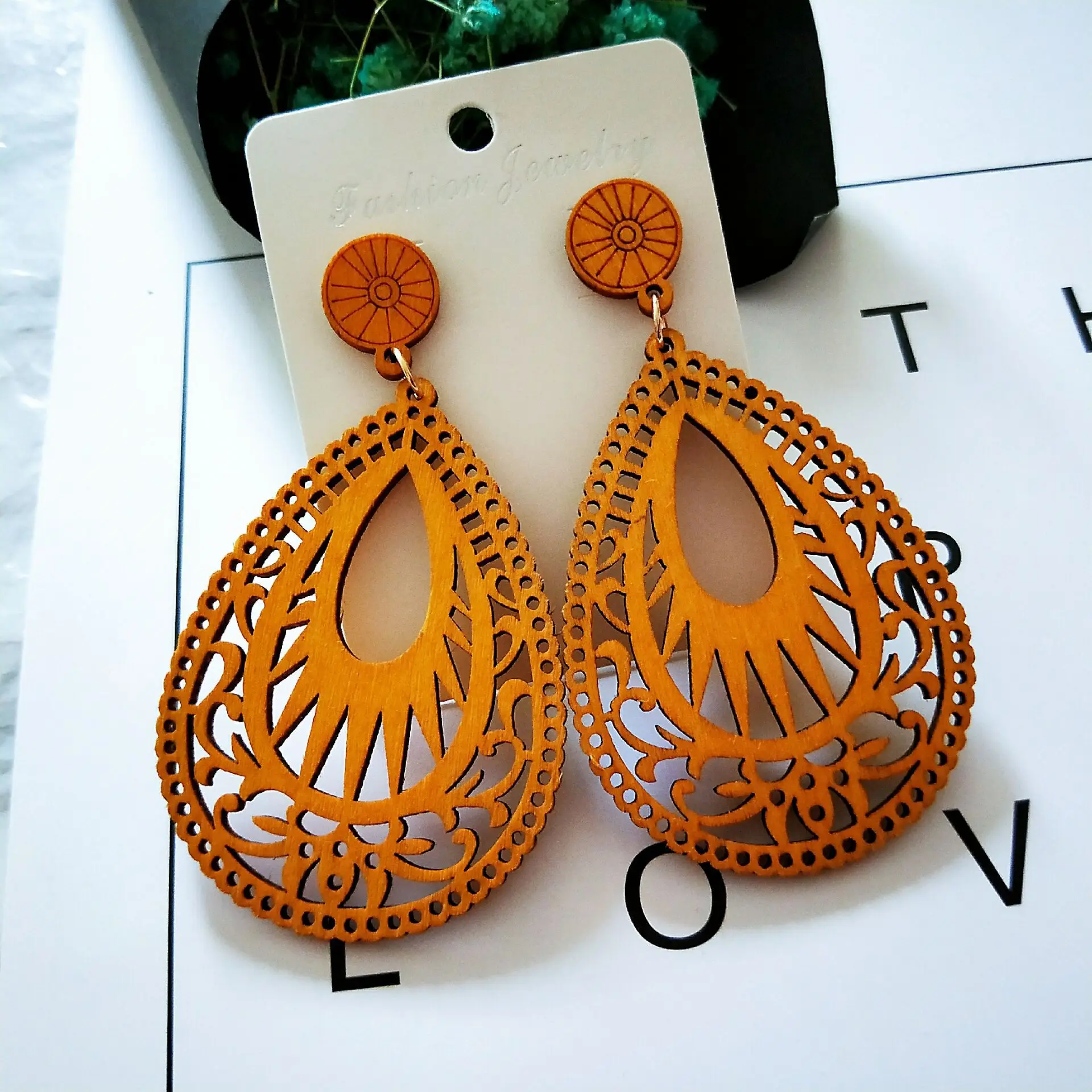 Vintage Wooden WaterDrop Earrings Hollow Laser Carved Dangle Earrings For Women Party Aretes Madera