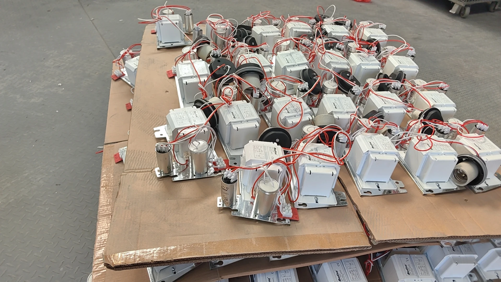 IP65 outdoor metal halide flood light fitting 250w 400w E40 housing for street light