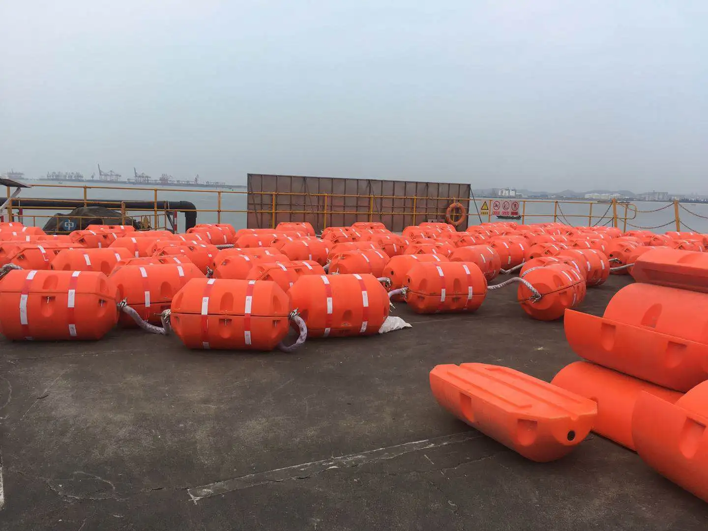 High Density Marine HDPE Plastic Dredge Pipe Floater Float For Sand Discharge Dredging Pipeline Buoy