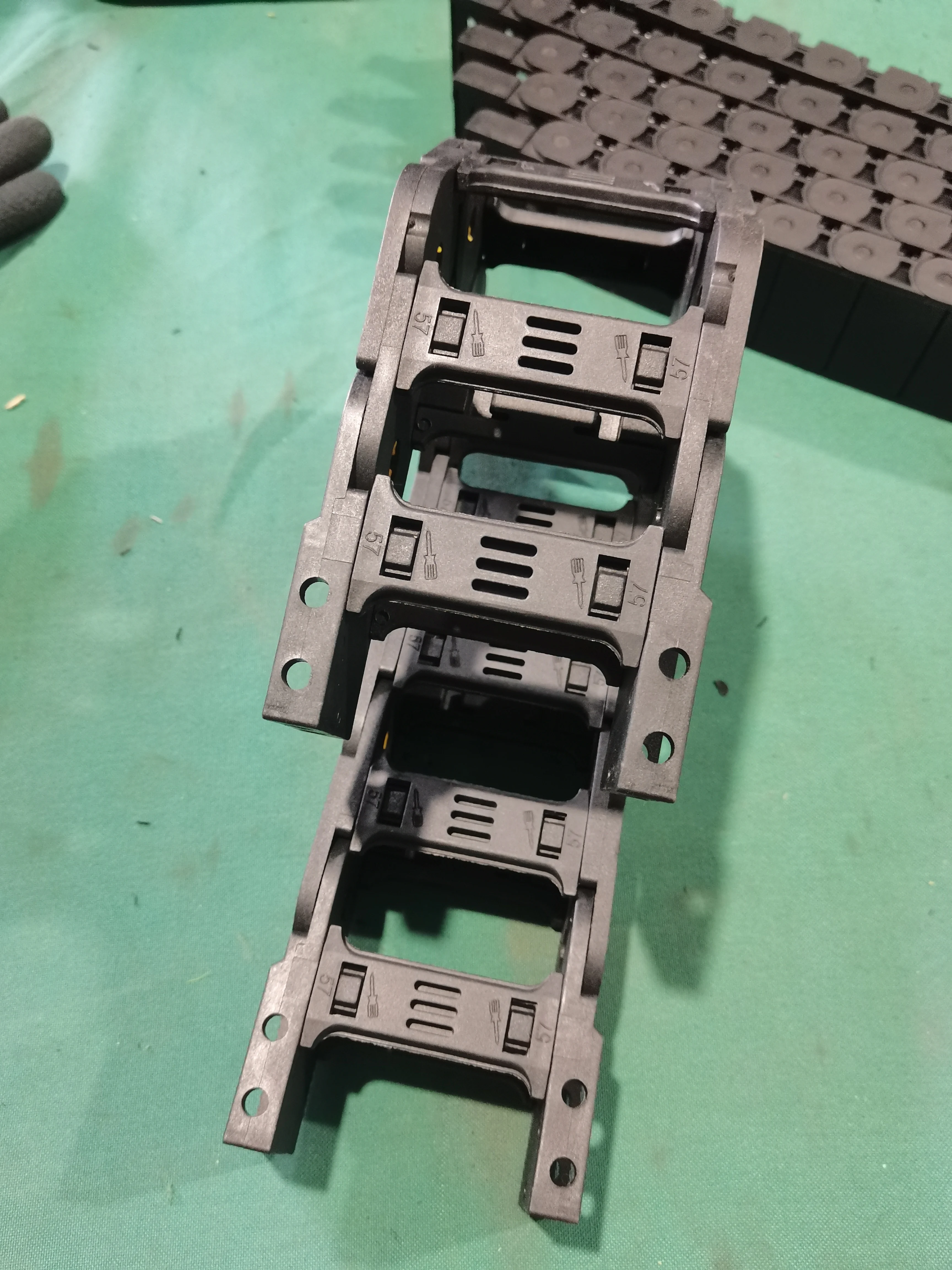 High speed Nylon Material Electrical Bridged Fully Closed Cable Carrier Drag Chain