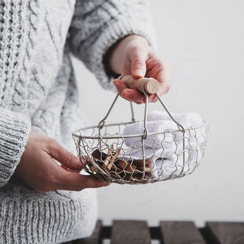 Vintage Iron Wire Egg Dispenser Large Metal Fruit Container Vegetable Storage Basket Wooden Handle Kitchen Restaurant Supplies