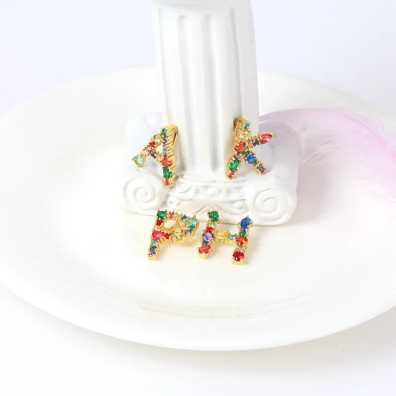 2020 hot selling colorful Rainbow 26 alphabet name letter pendant necklace, 26 letter crystal clavicle chain necklace for women/