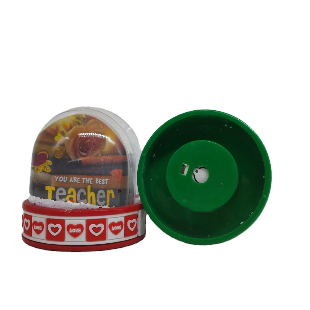 Guangdong factory direct sell musical snow globes couple wedding