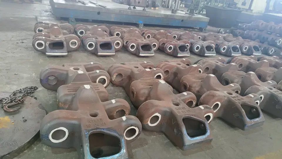 Customized Heavy Equipment Water Glass Sand Casting Steel Track Shoes For Crawler Crane Undercarriage Parts
