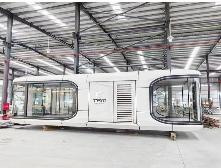 Made in China new luxury fully furnished 20ft 30ft 40ft container moving capsule Hotel House Capsule Home