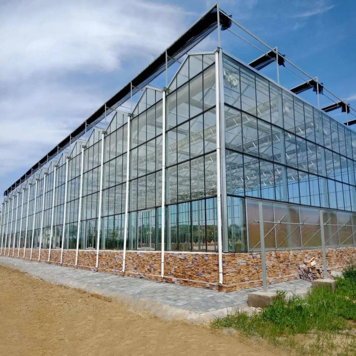 Greenhouse Construction/ Low Price Commercial/ Professional  Glass Agricultural Greenhouse  For Sale