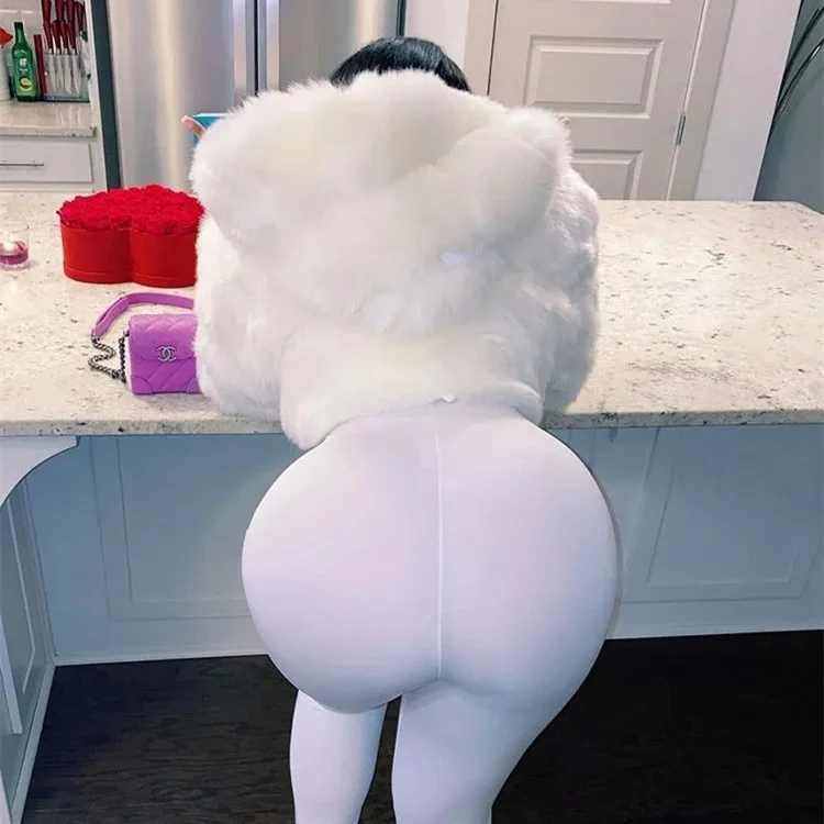 Wholesale fashion pink faux fur short coat winter cropped bubble hooded jacket for women