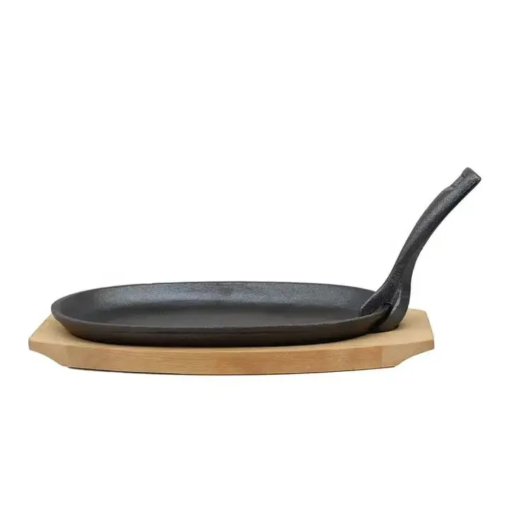 Cast iron western steak pan Iron plate roast pig iron barbecue plate uncoated non-stick oval with wooden iron fork