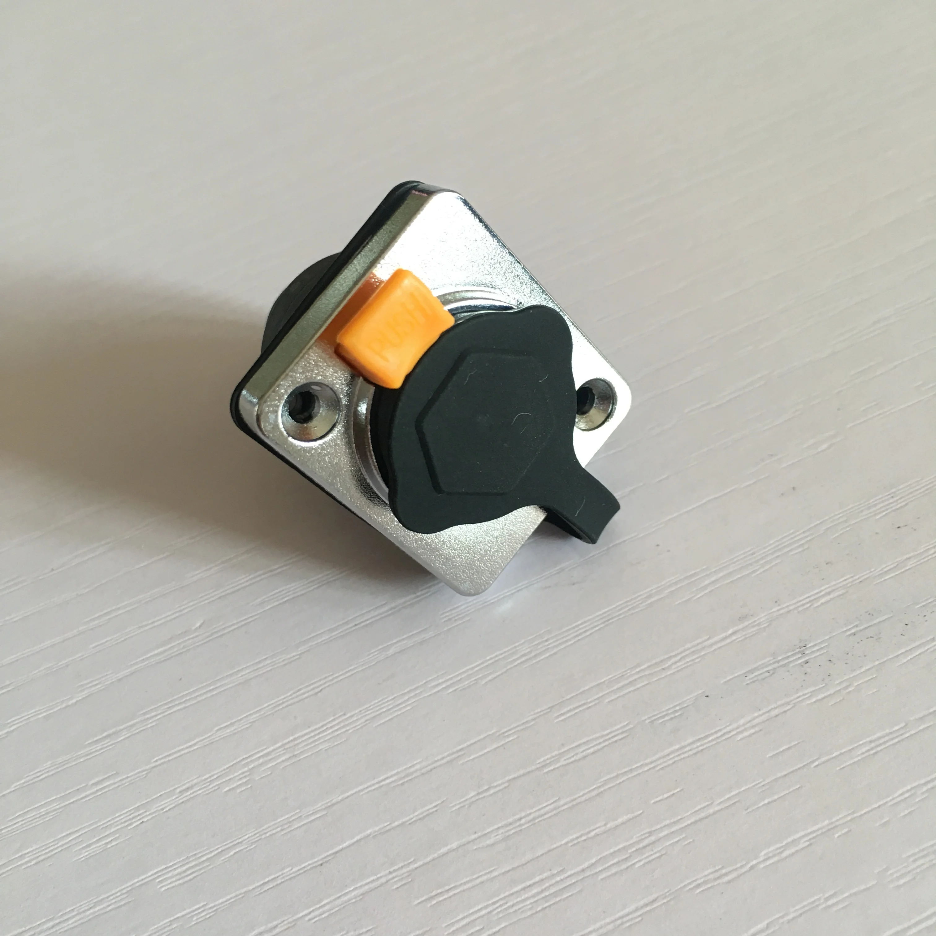 Открытый экранированный водонепроницаемый разъем Pinnuo RJ45 Панельное крепление