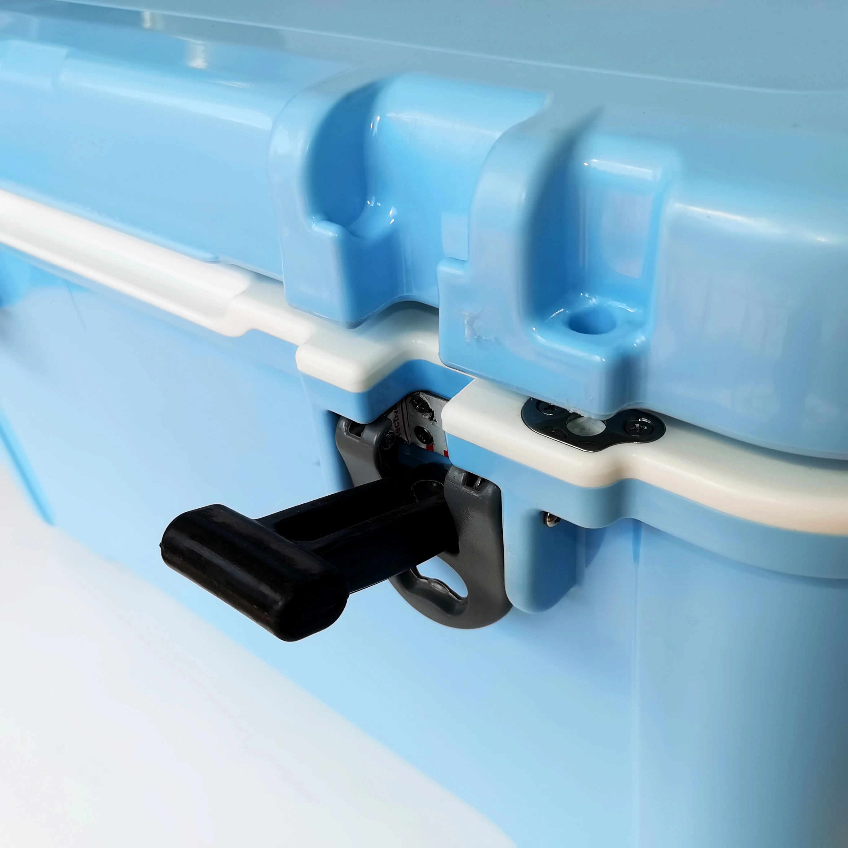 
2020 insulated 35QT portable medical fishing outdoor waterproof injection coolest large cooler box 