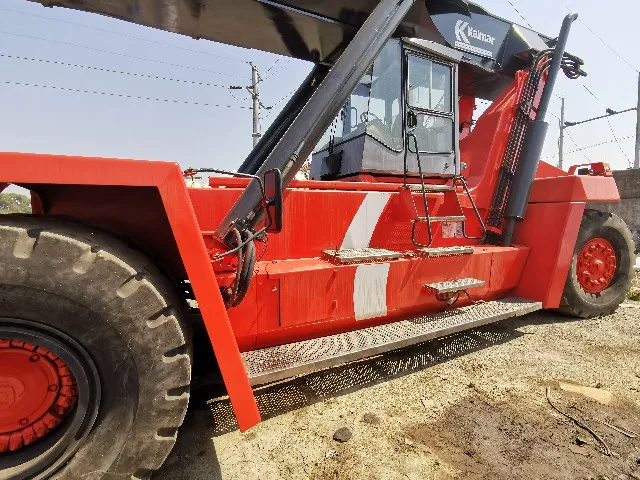 USED KALMAR MACHINE DRD450 CONTAINER CRANE