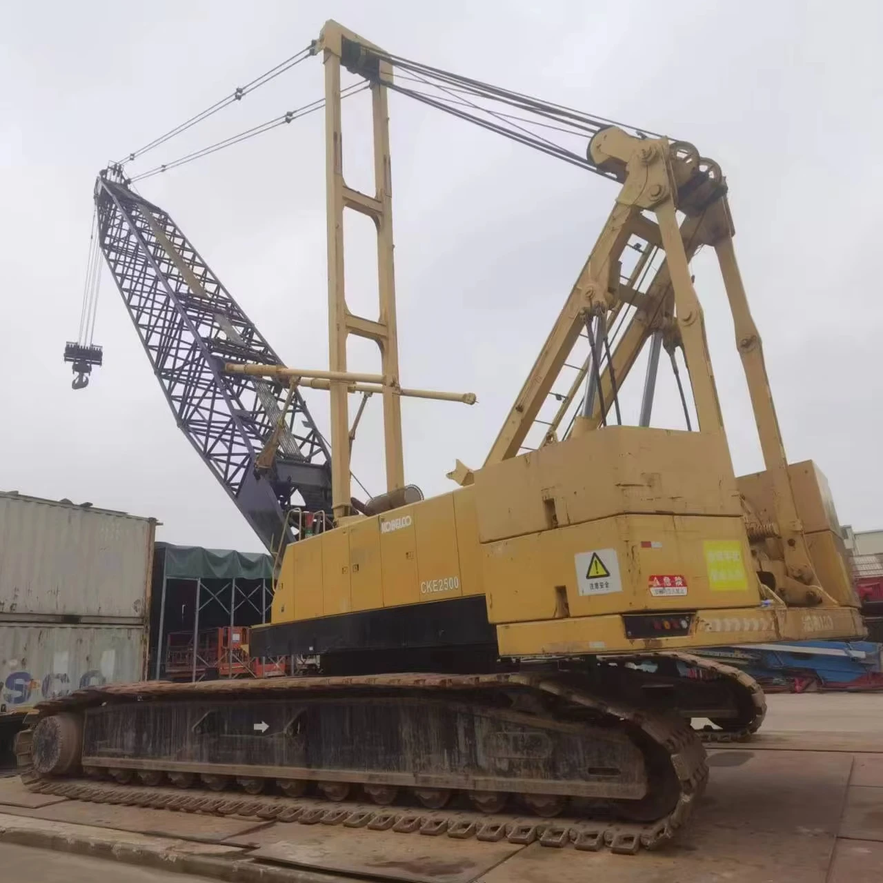 Второй ручной гусеничный кран Kobelco CKE2500 250 тонн