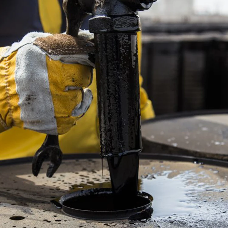 
black viscous mixture bitumen 60/ 70 used for road surfacing and roofing 