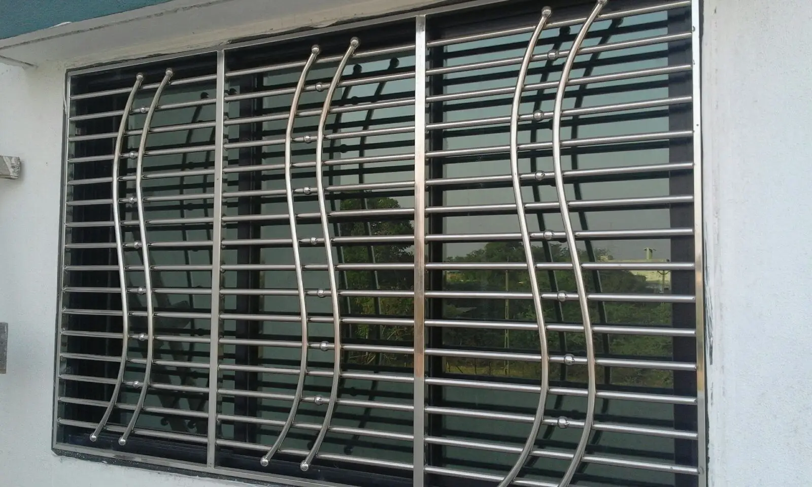 Security window aluminum doors windows accessories stainless steel window grilles