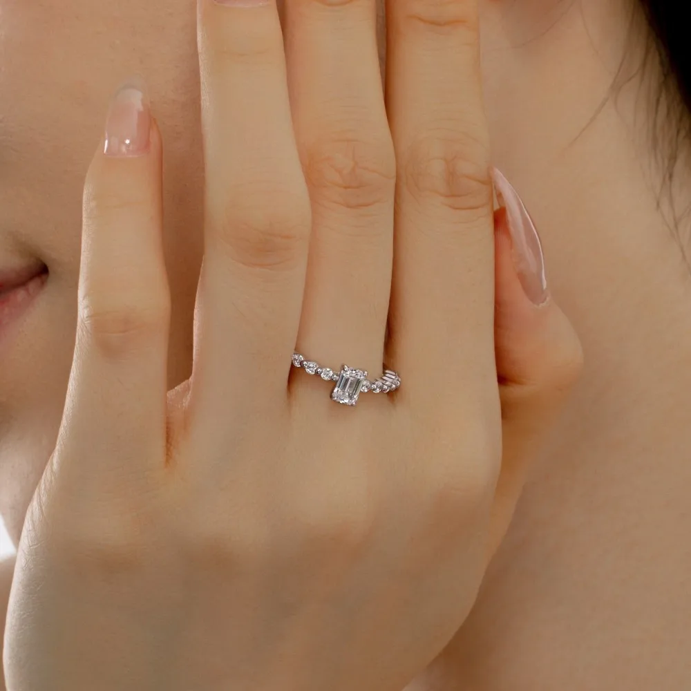 S925 Silver Ring Female Exquisite Square Sugar Grandmother Cutting Fashion European and American Style Round Diamond Ring Female