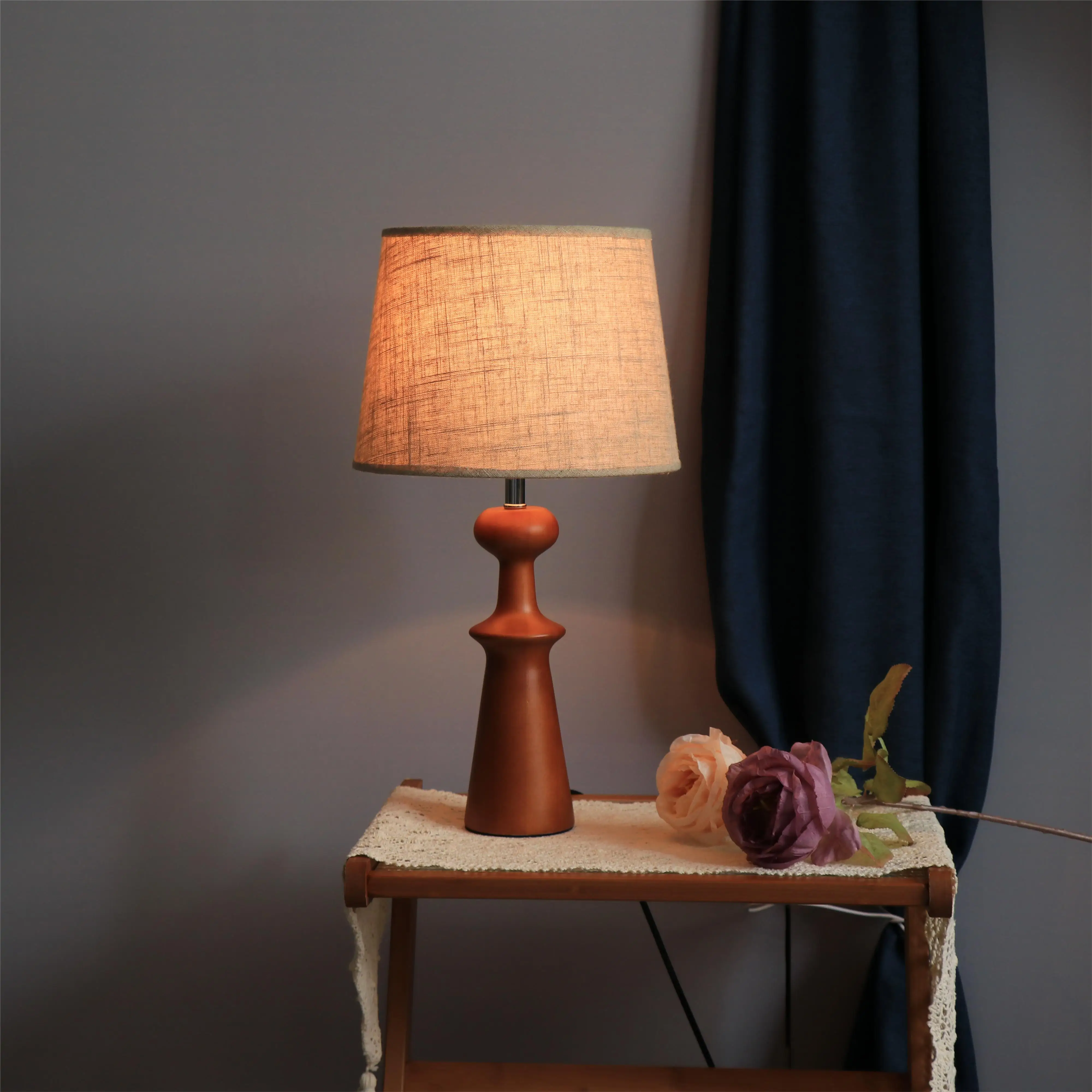 BCSI factory wholesale new room design luxury wooden base bedroom bedside hotel luxury decorative table lamp