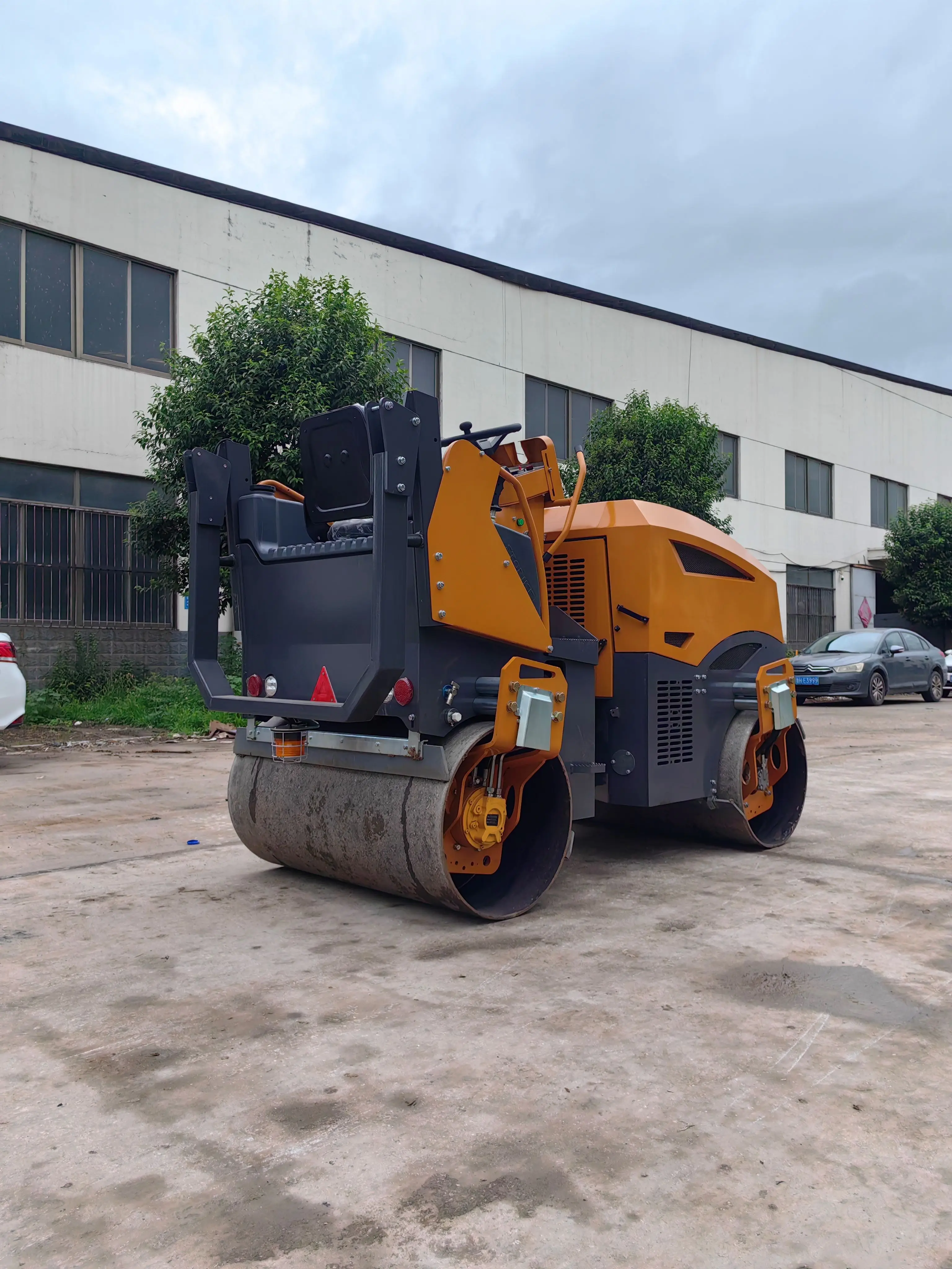Manual Vibratory Road Construction Machinery 5 Ton Vibratory Cheap Sale Algeria