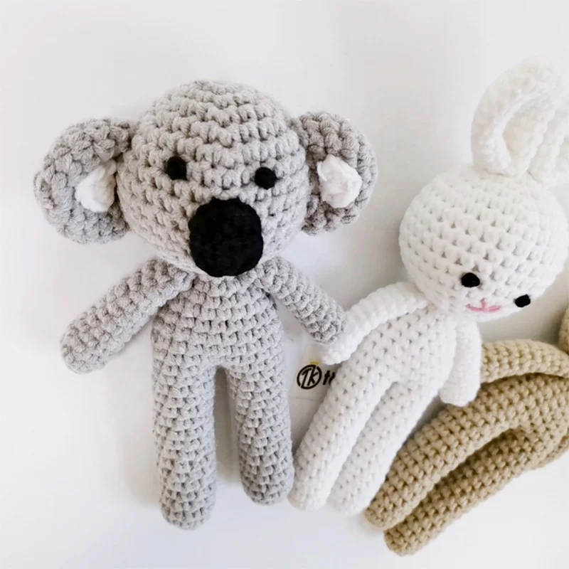 Custom Stuffed Animals Knitted Giraffe Children's Plush Toys and Toys Wholesale Company Shenzhen