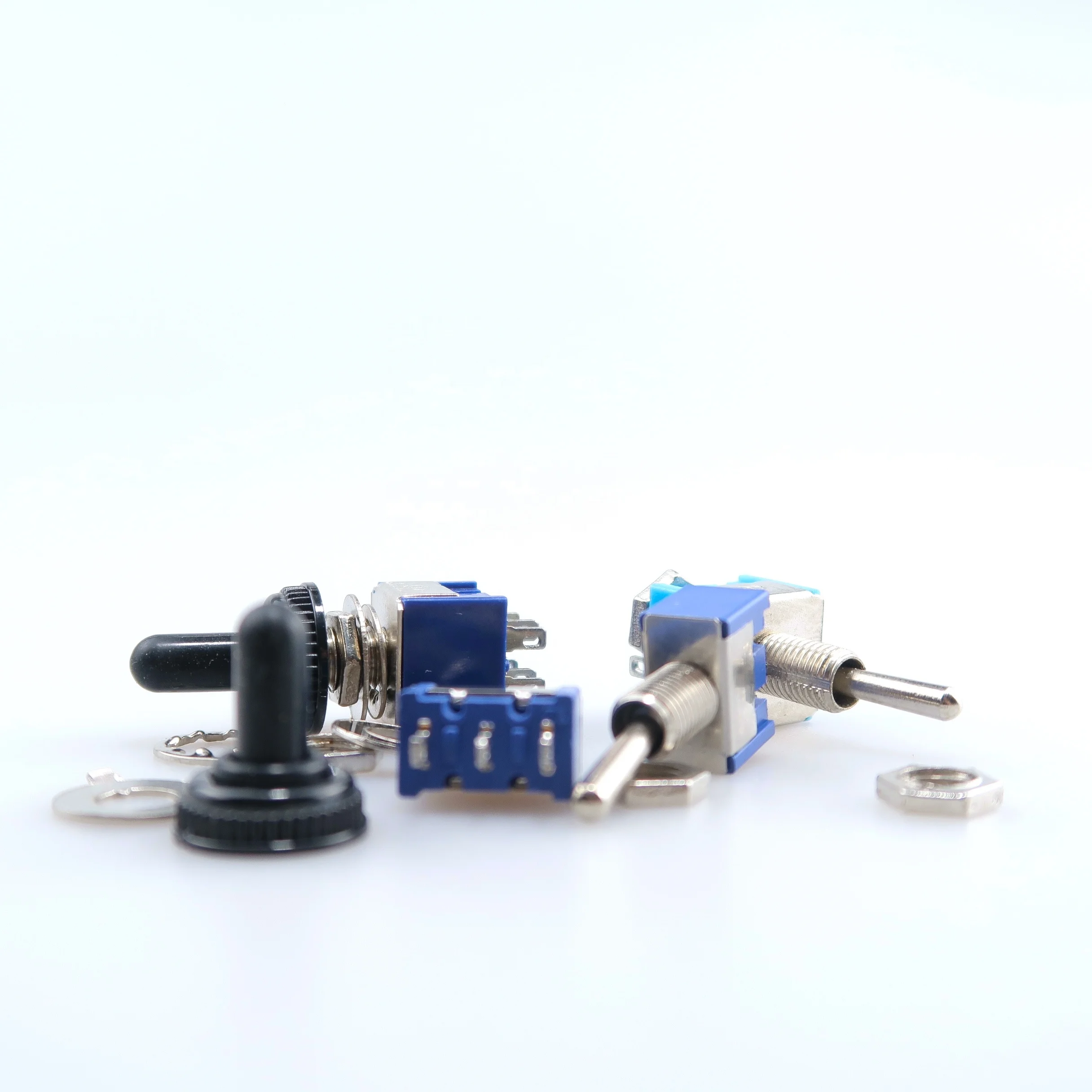 Toggle switch 3/6Pin 2 gears 3 gears 5mm SMTS/MTS-102/103/202/203 shaking head rocker switch Original