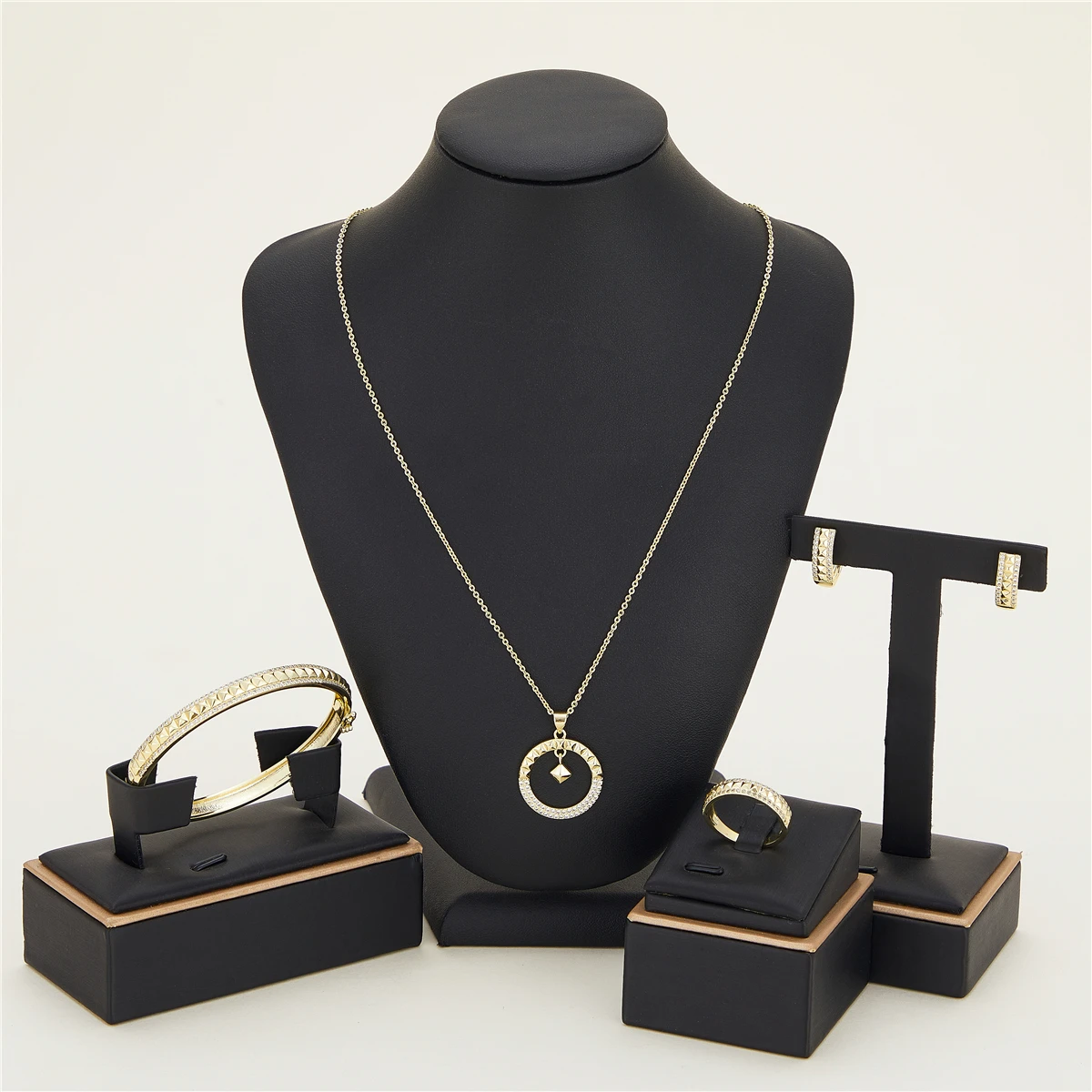 2022 New Dazzling Jewelry Set Rings Earrings Bracelets Necklaces Customs Jewelry Moroccan Fashion Holiday Gifts For The Party